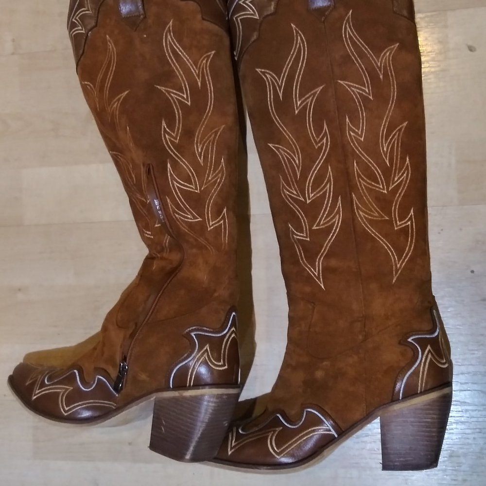 Wetkiss Splicing Faux Suede Embroidered Cowgirl Boots